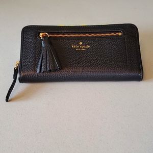 KATE SPADE BLACK PEBBLED LEATHER WALLET